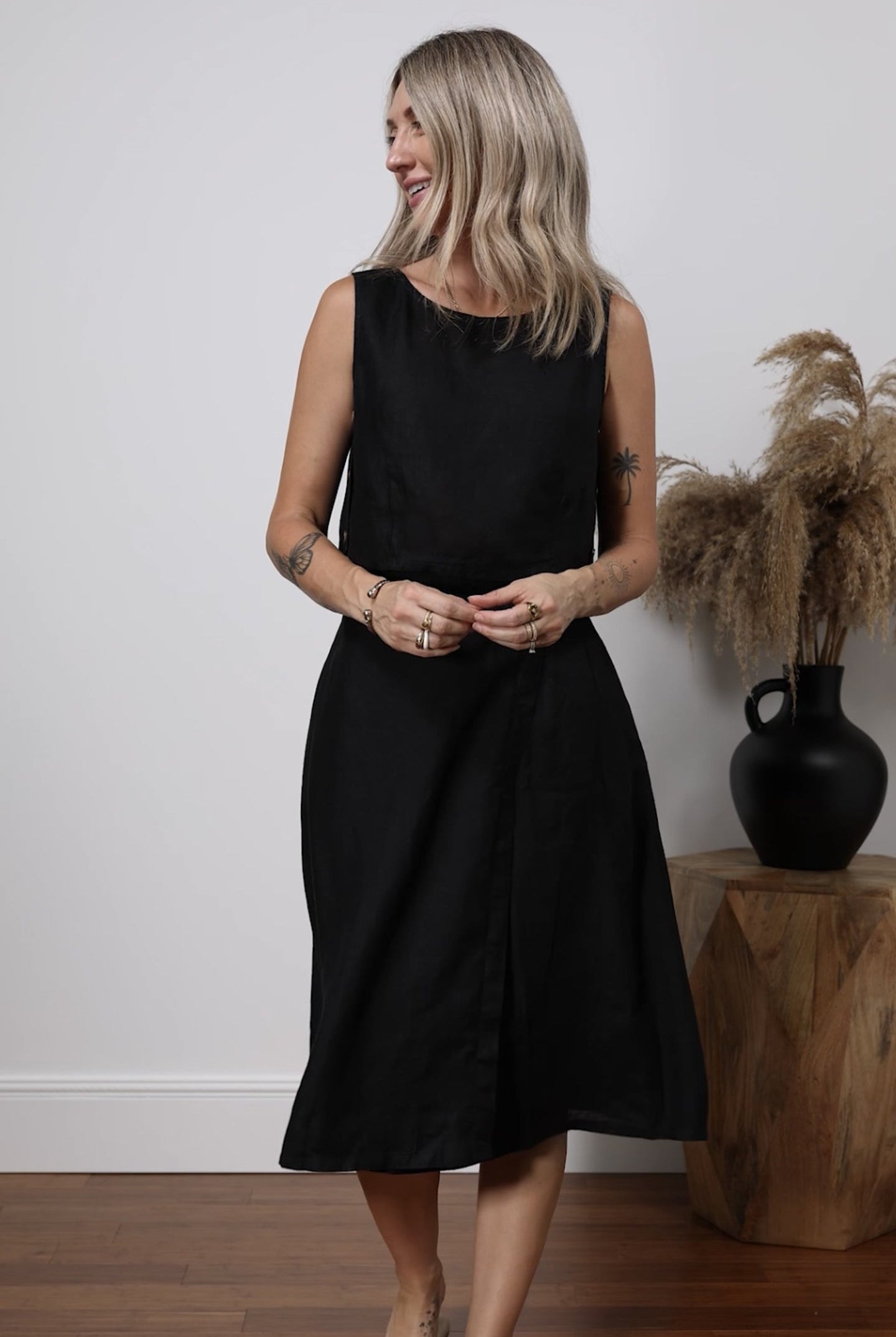 Overlap Midi Skirt in Black Moodshot