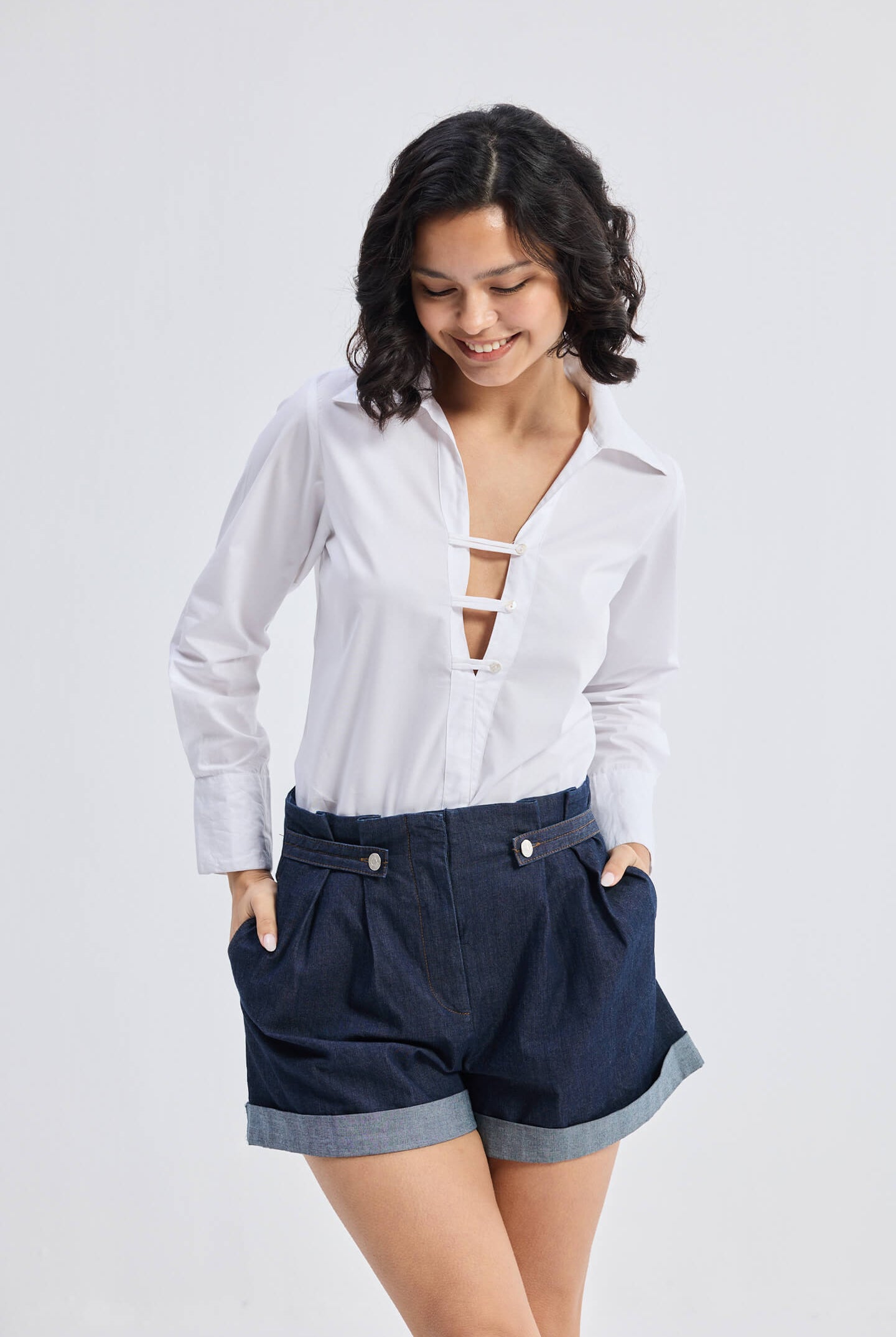 Crisp Details Button-down Shirt in White Longshot
