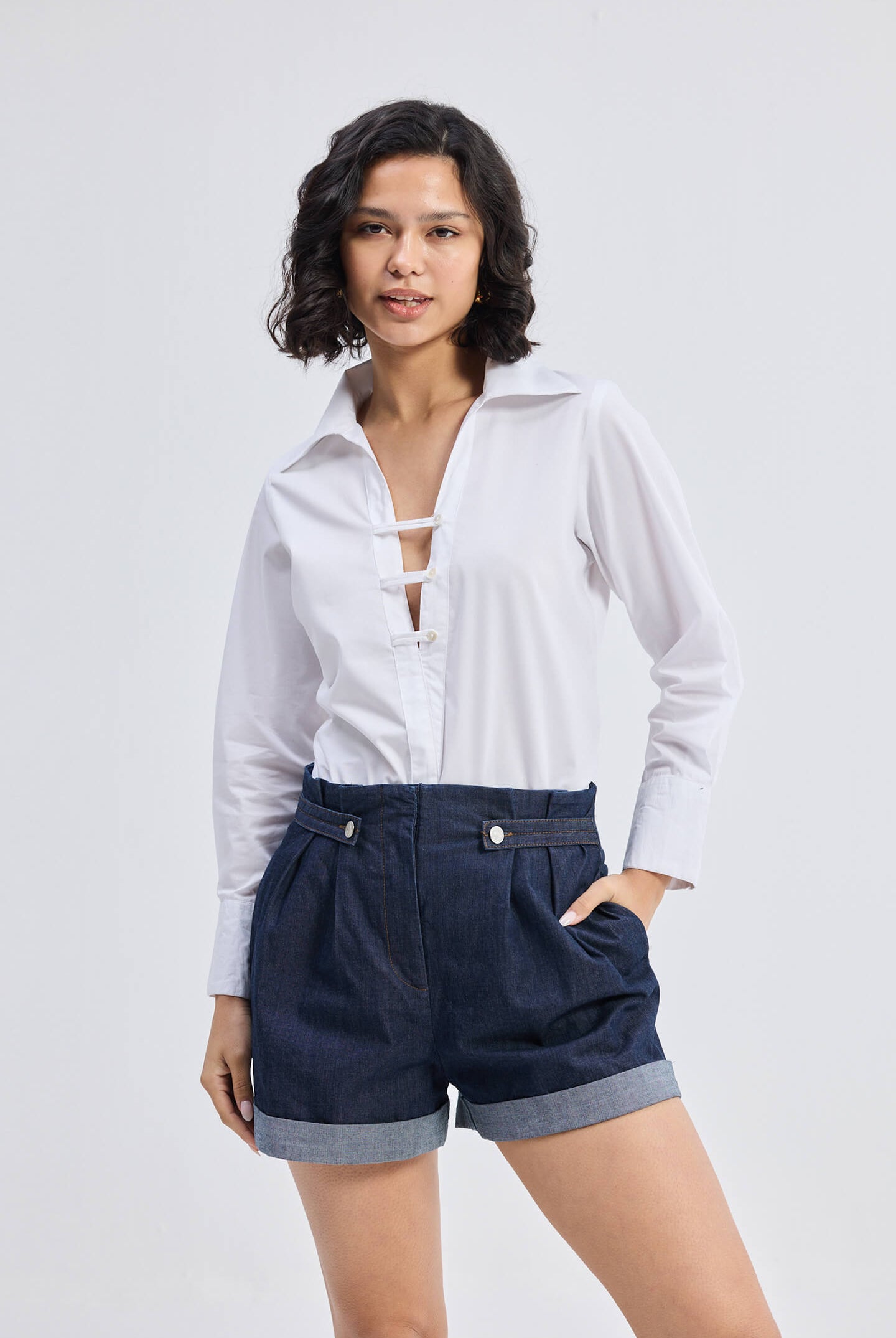Crisp Details Button-down Shirt in White Longshot