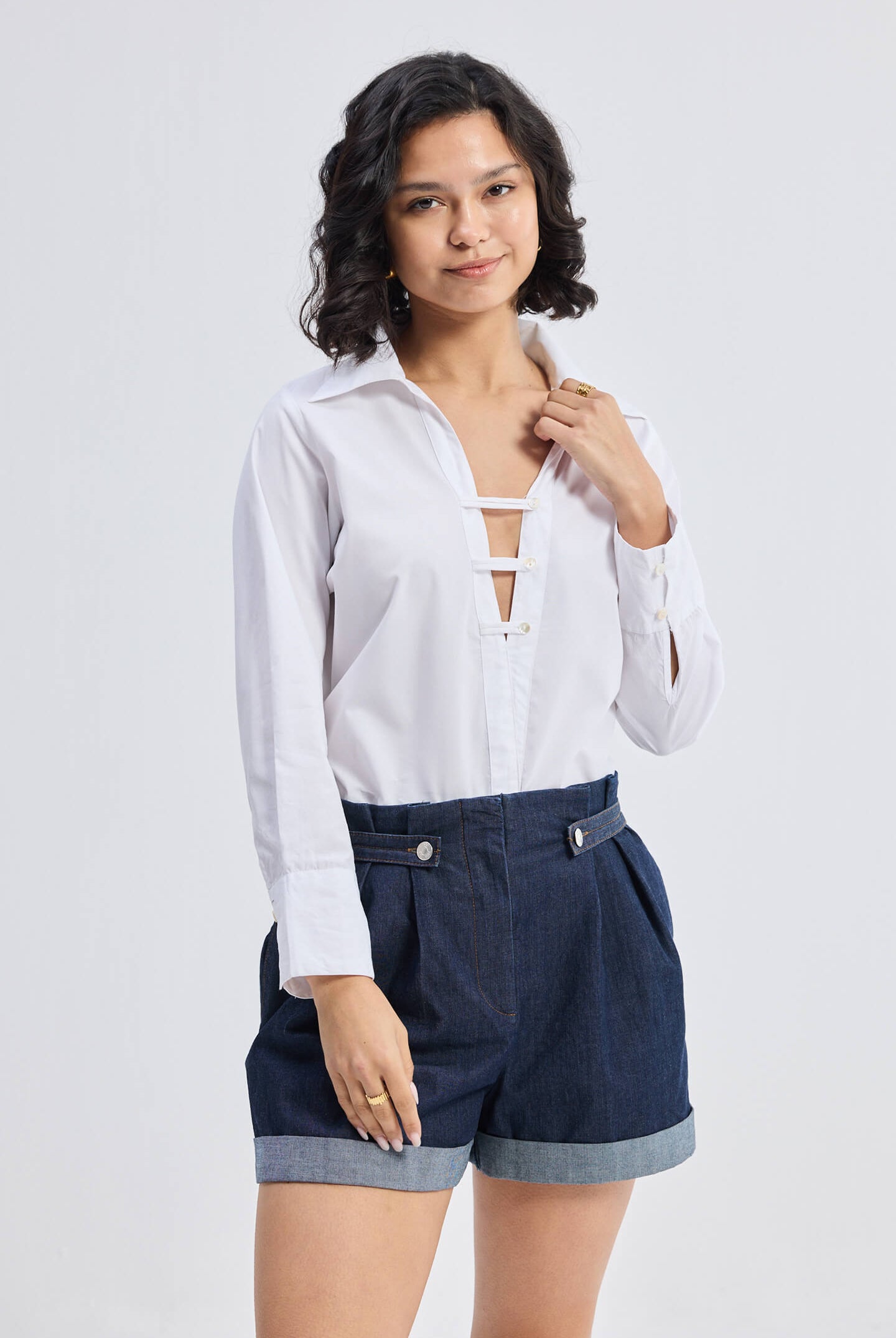 Crisp Details Button-down Shirt in White Longshot