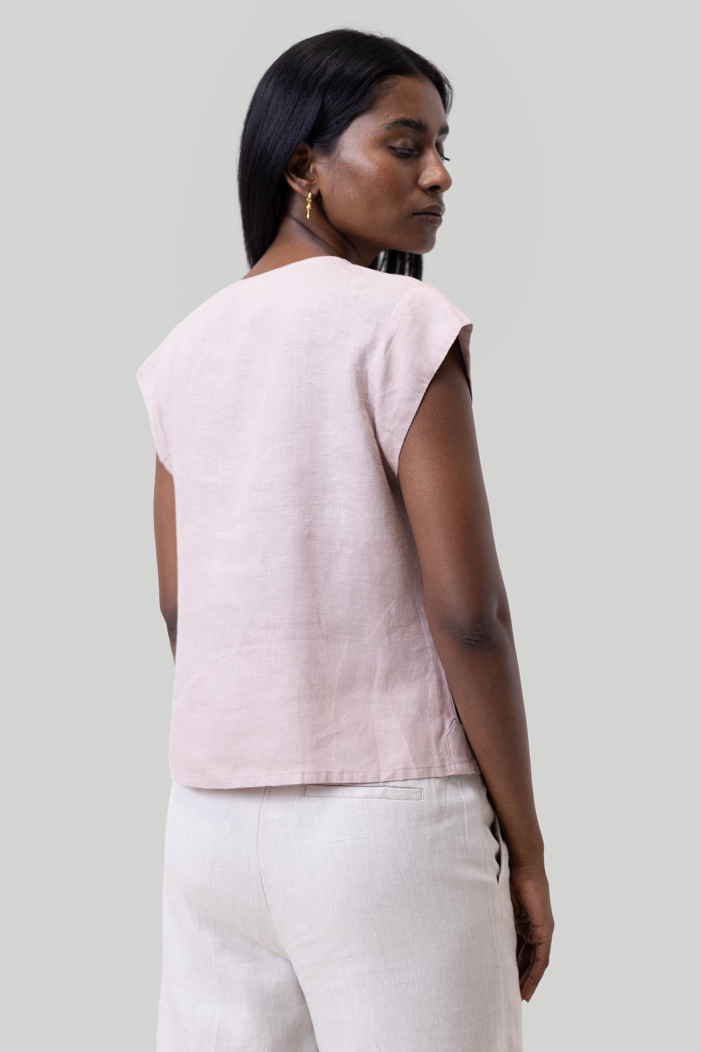 DEEPV-NECKPINKSHORTTOP2