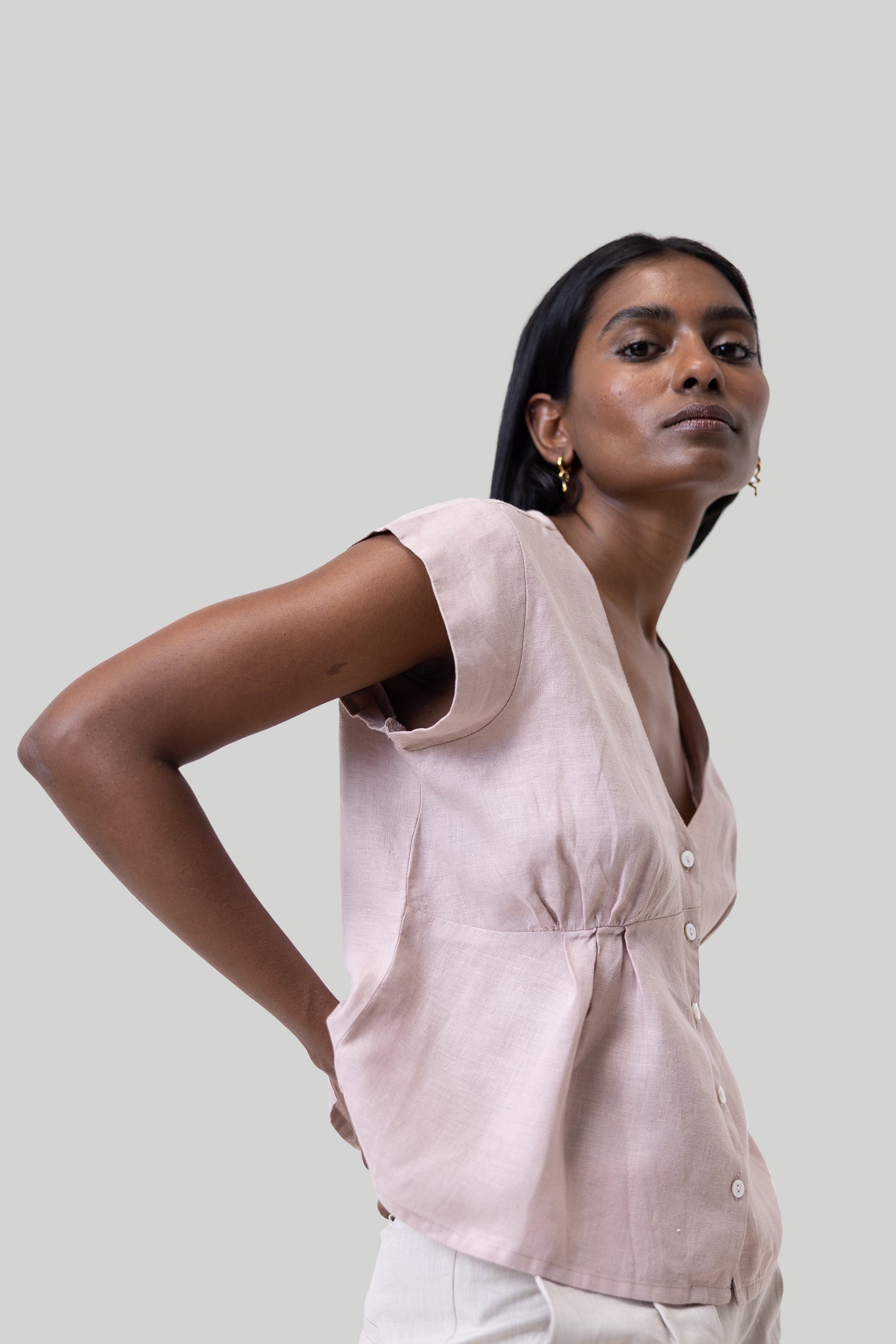 DEEPV-NECKPINKSHORTTOP3