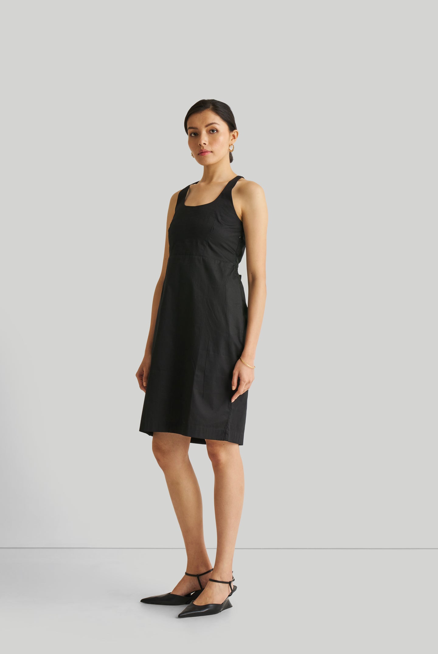 FITTEDKNEELENGTHBLACKDRESS8