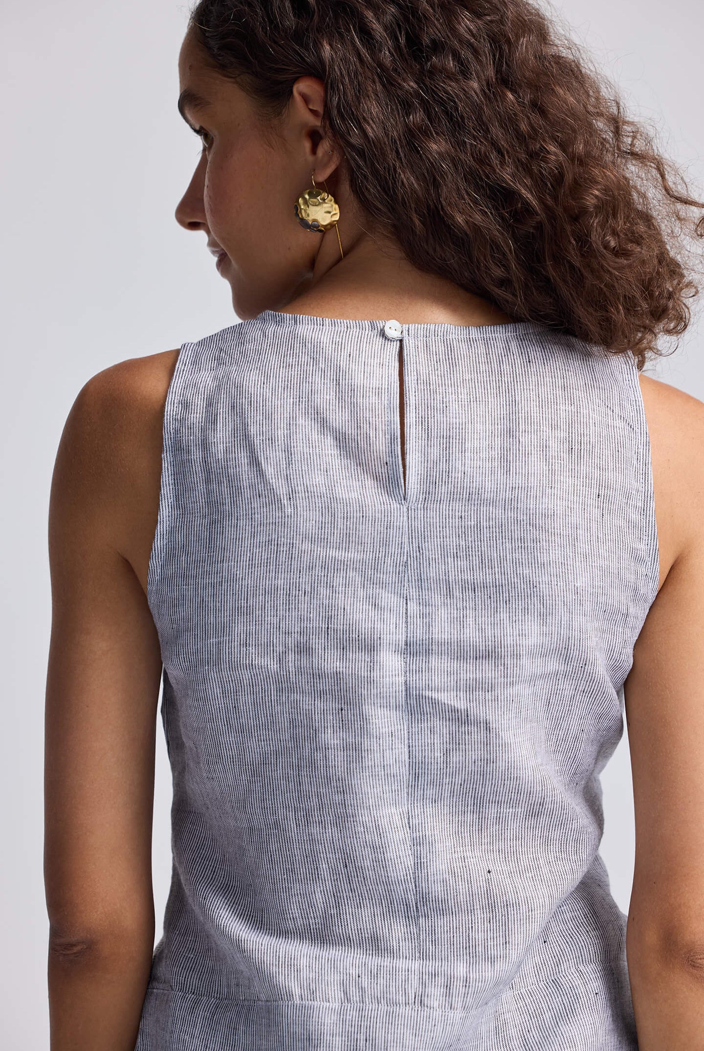 Front-tie Top in Linen Stripes Closeup