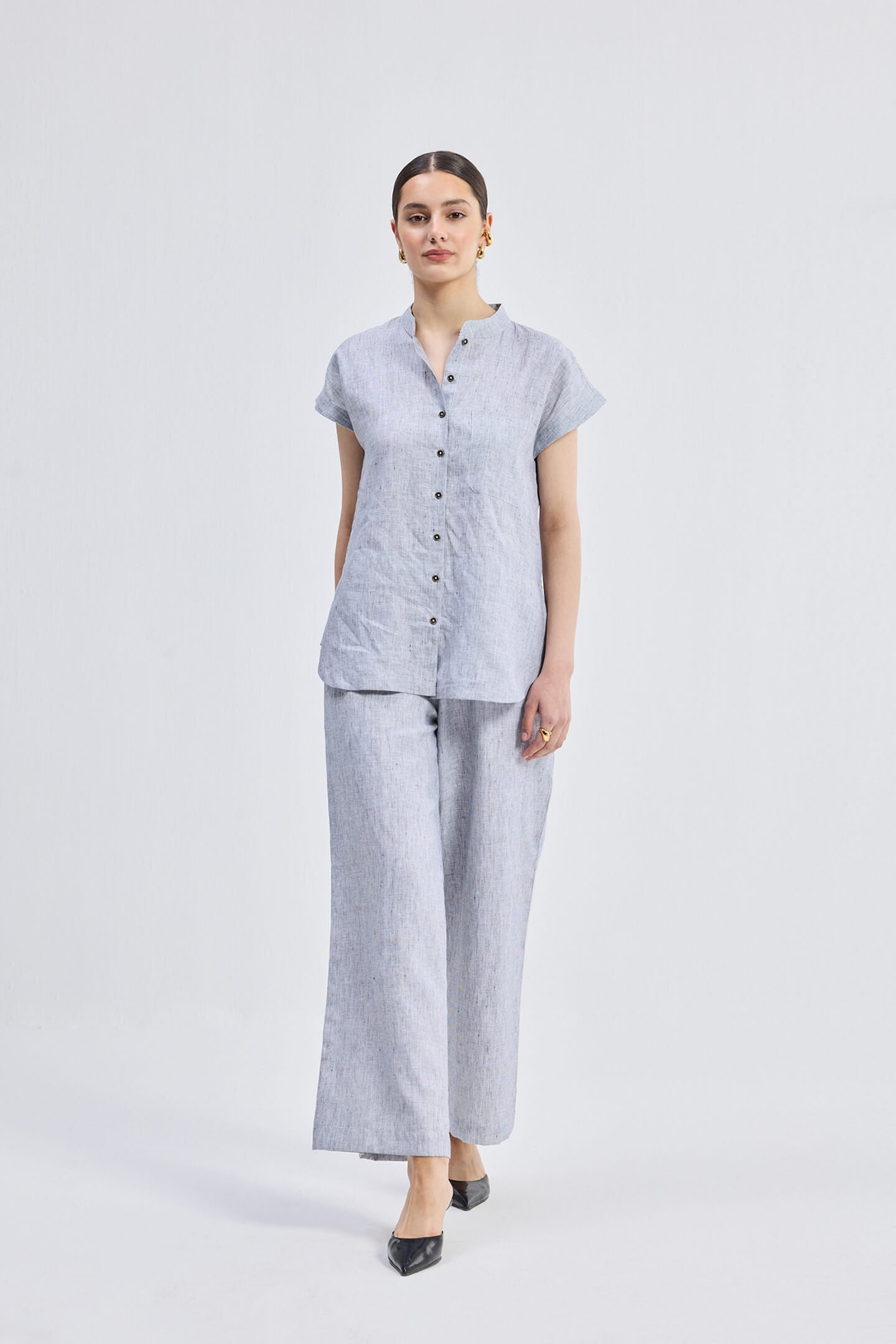 reistor Relaxed-fit Shirt in Linen Stripes – Eco-friendly striped linen top for women.