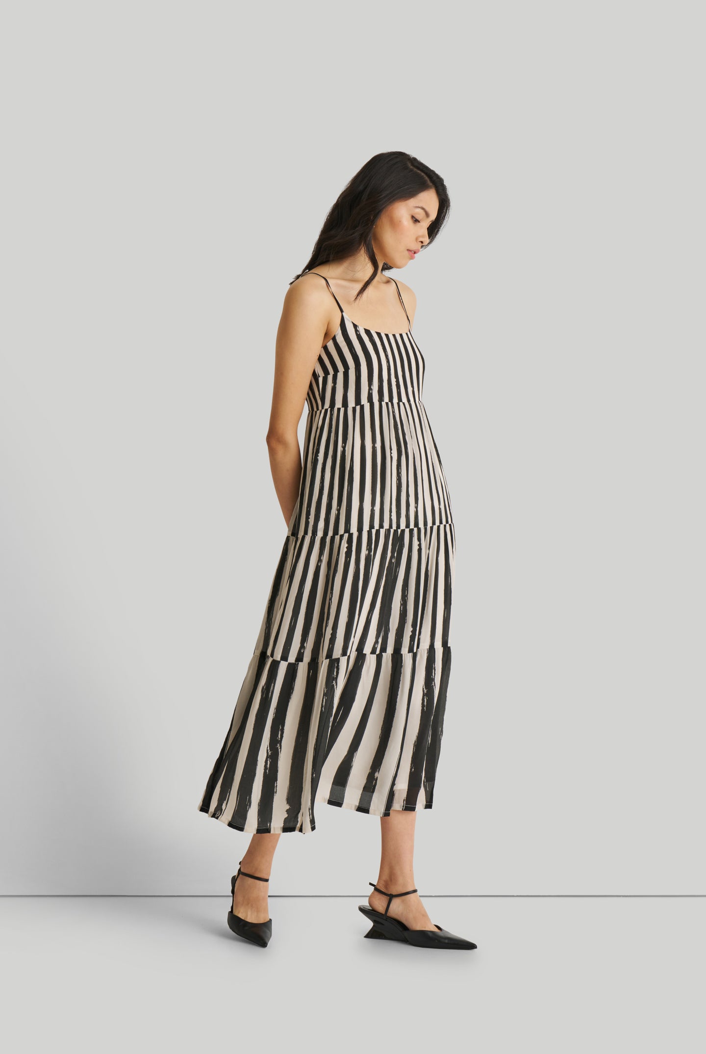 STRAPPYBLACKTIEREDMAXIDRESS8