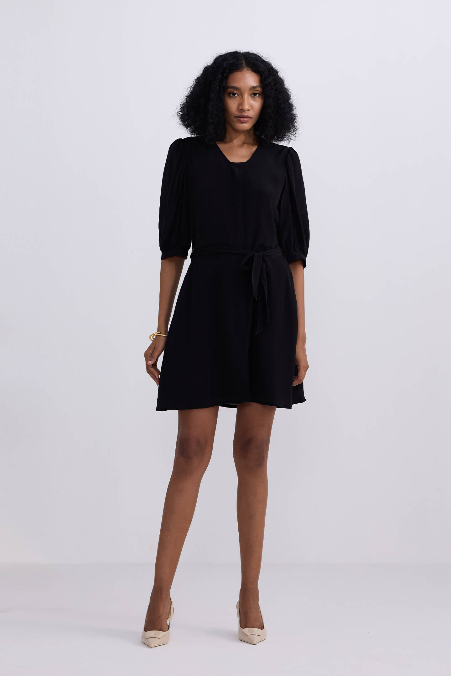 Short Dress with a Waist-tie in Black Longshot