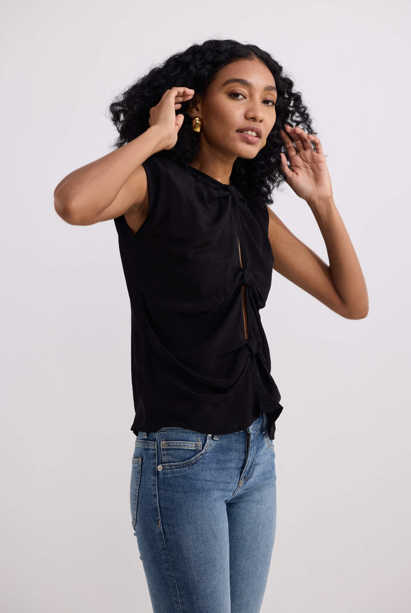 The Knot-so-Basic Top in Black Longshot