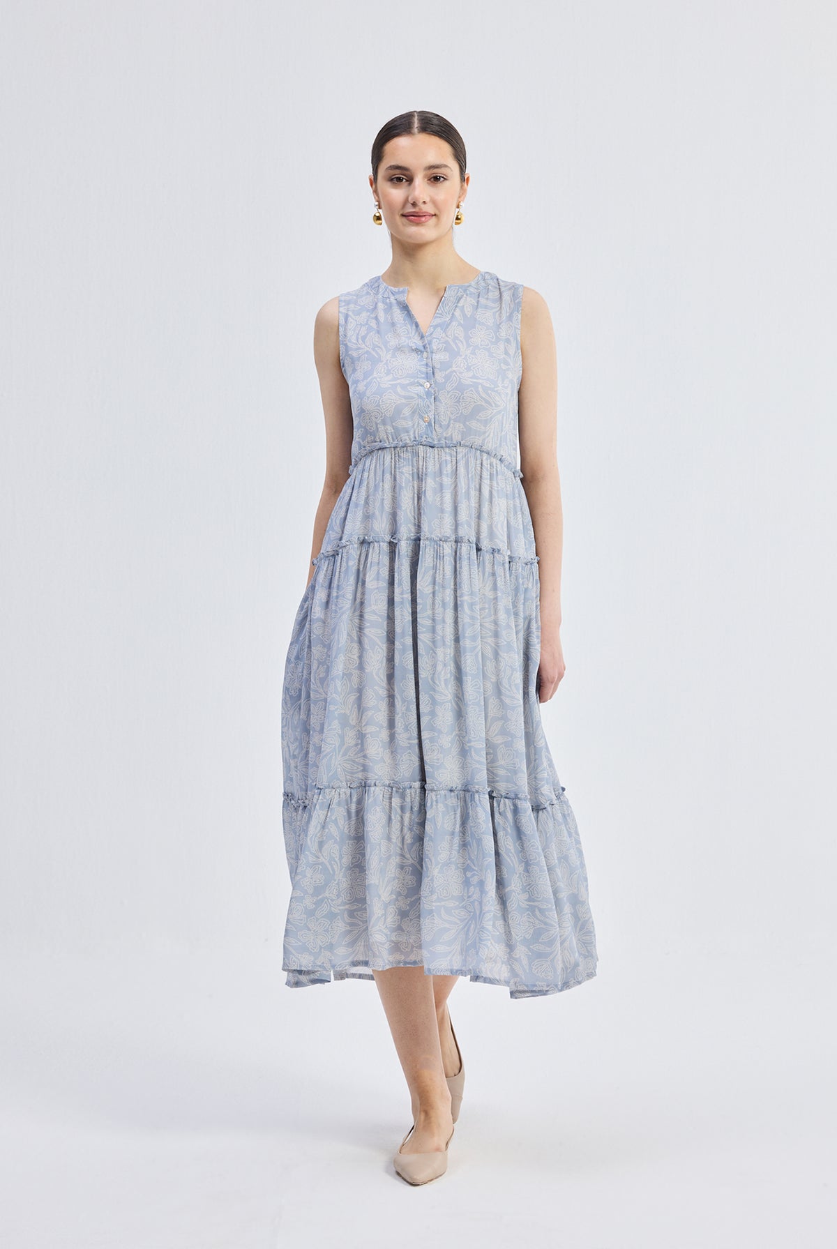 The Perfect Resort Floral Maxi in Periwinkle Blue Longshot