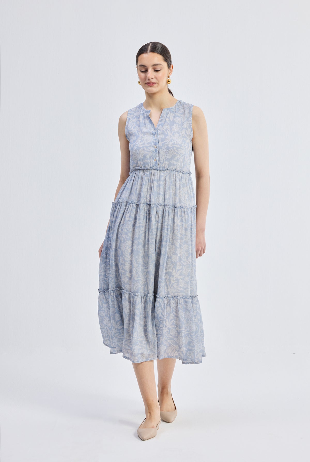 The Perfect Resort Floral Maxi in Periwinkle Blue Longshot