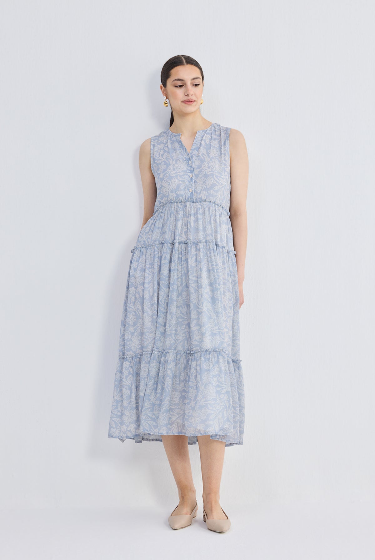 The Perfect Resort Floral Maxi in Periwinkle Blue Longshot