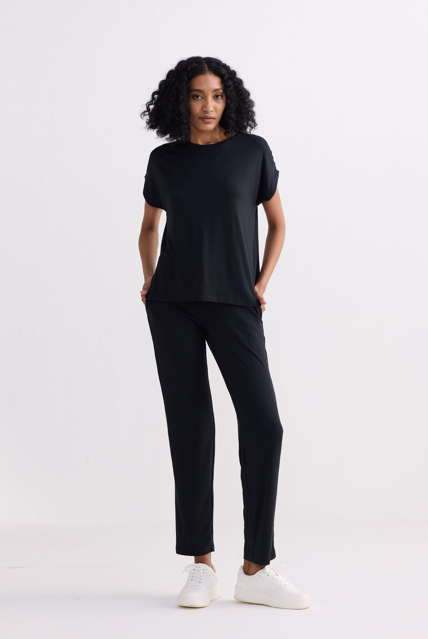 Wide Leg Pant in Black Longshot