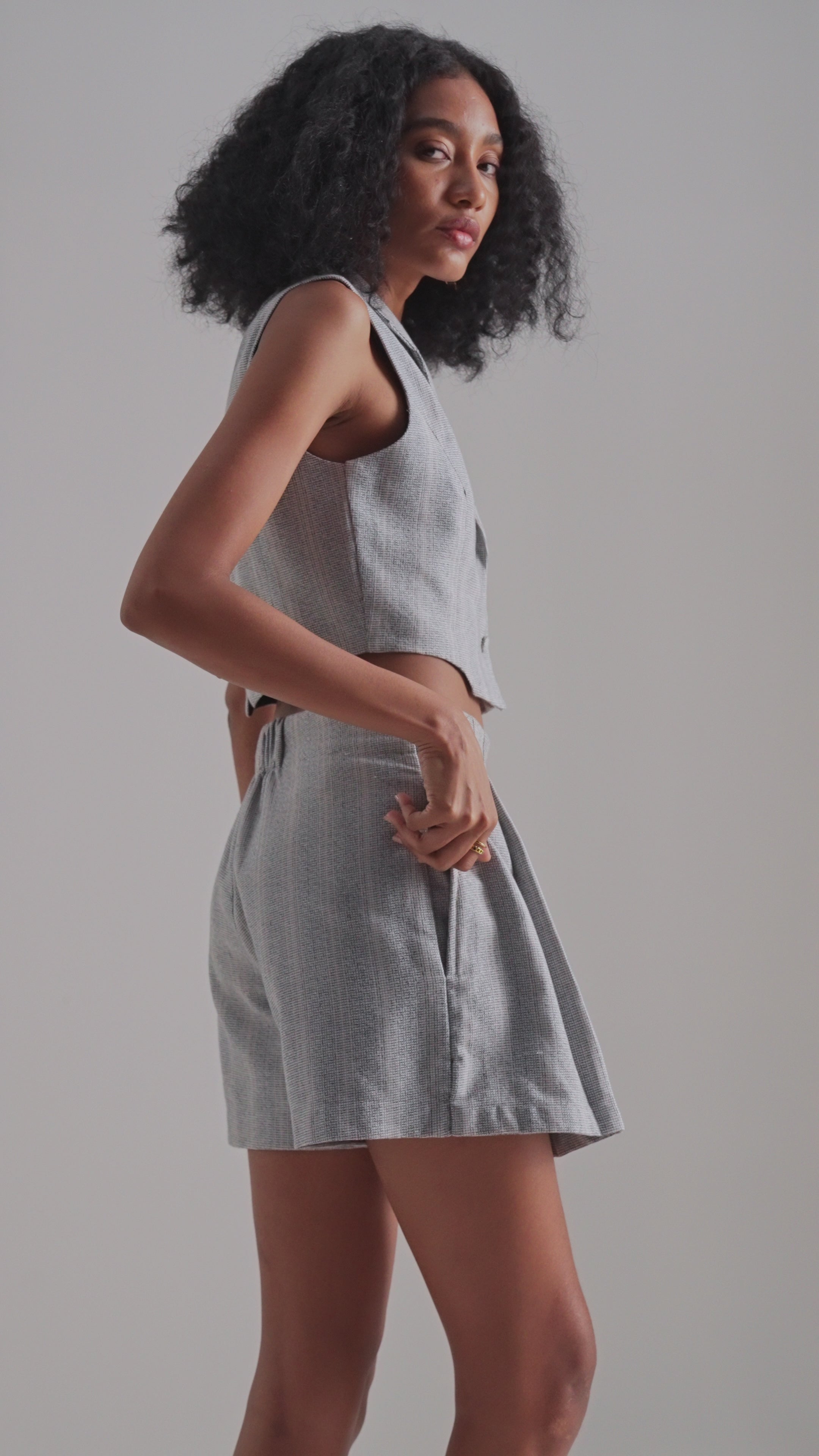 Cropped Cotton Tweed Vest in Grey Moodshot