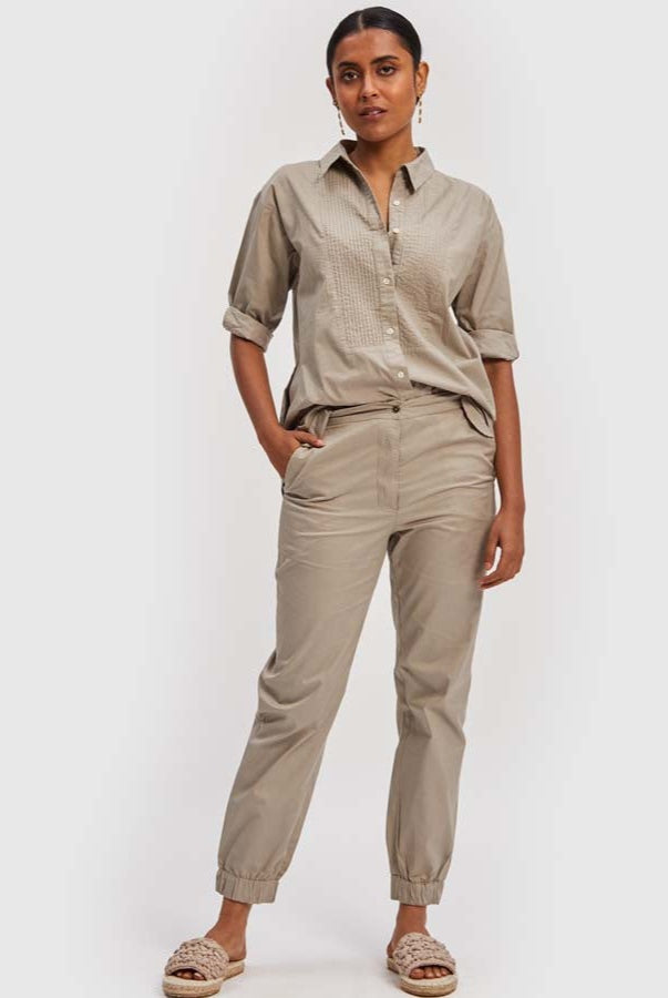 ReistorBombay05991_1_4713d7c8-a57d-4db2-9dc1-a8a13c116ffb