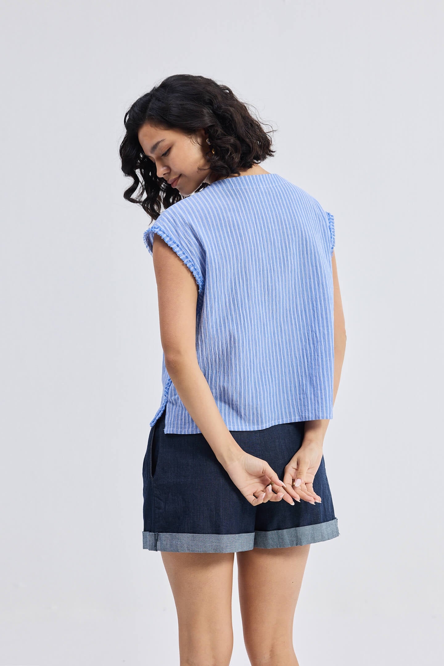 Boxy V-neck Top with Fray Detail Longshot