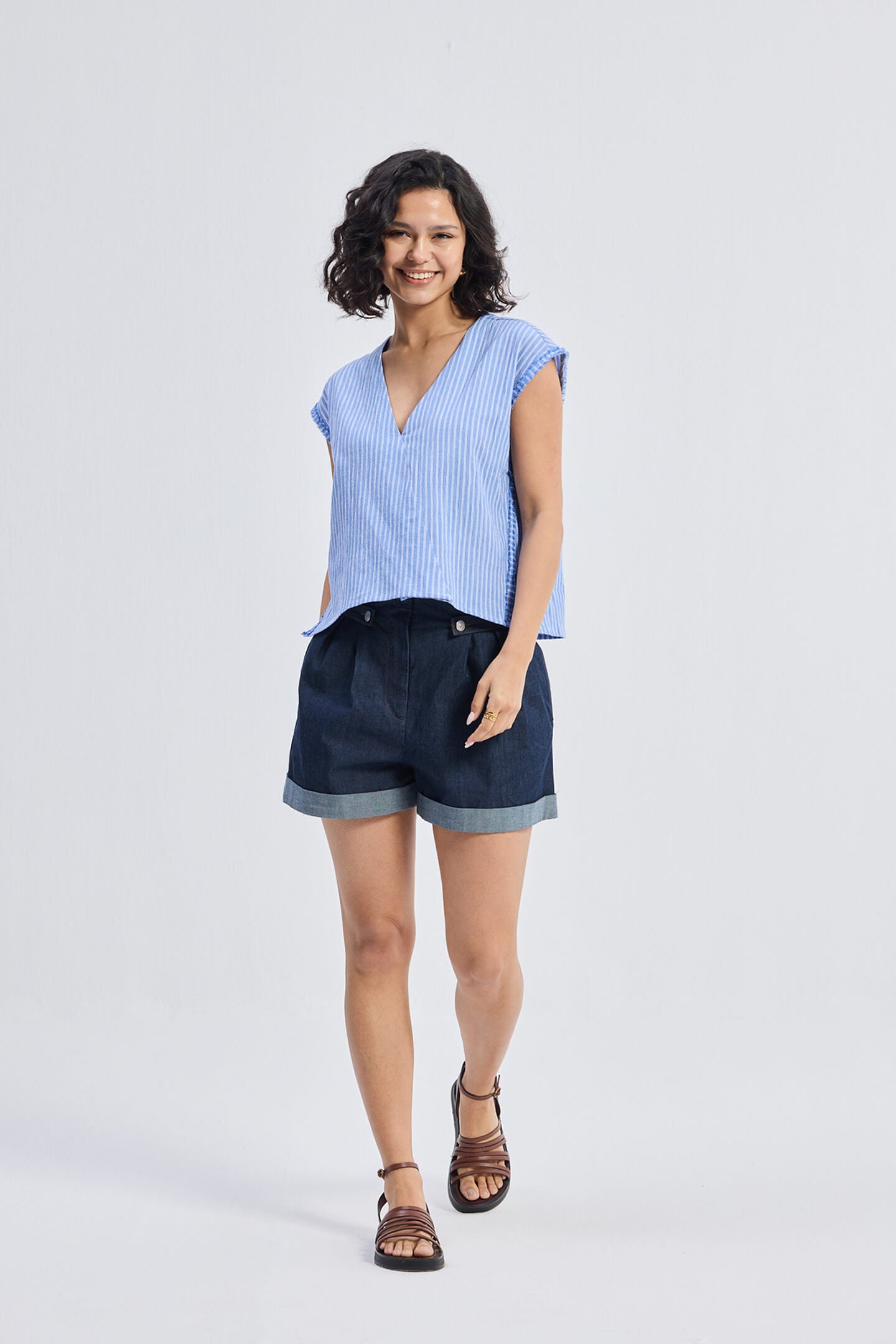 Boxy V-neck Top with Fray Detail Longshot