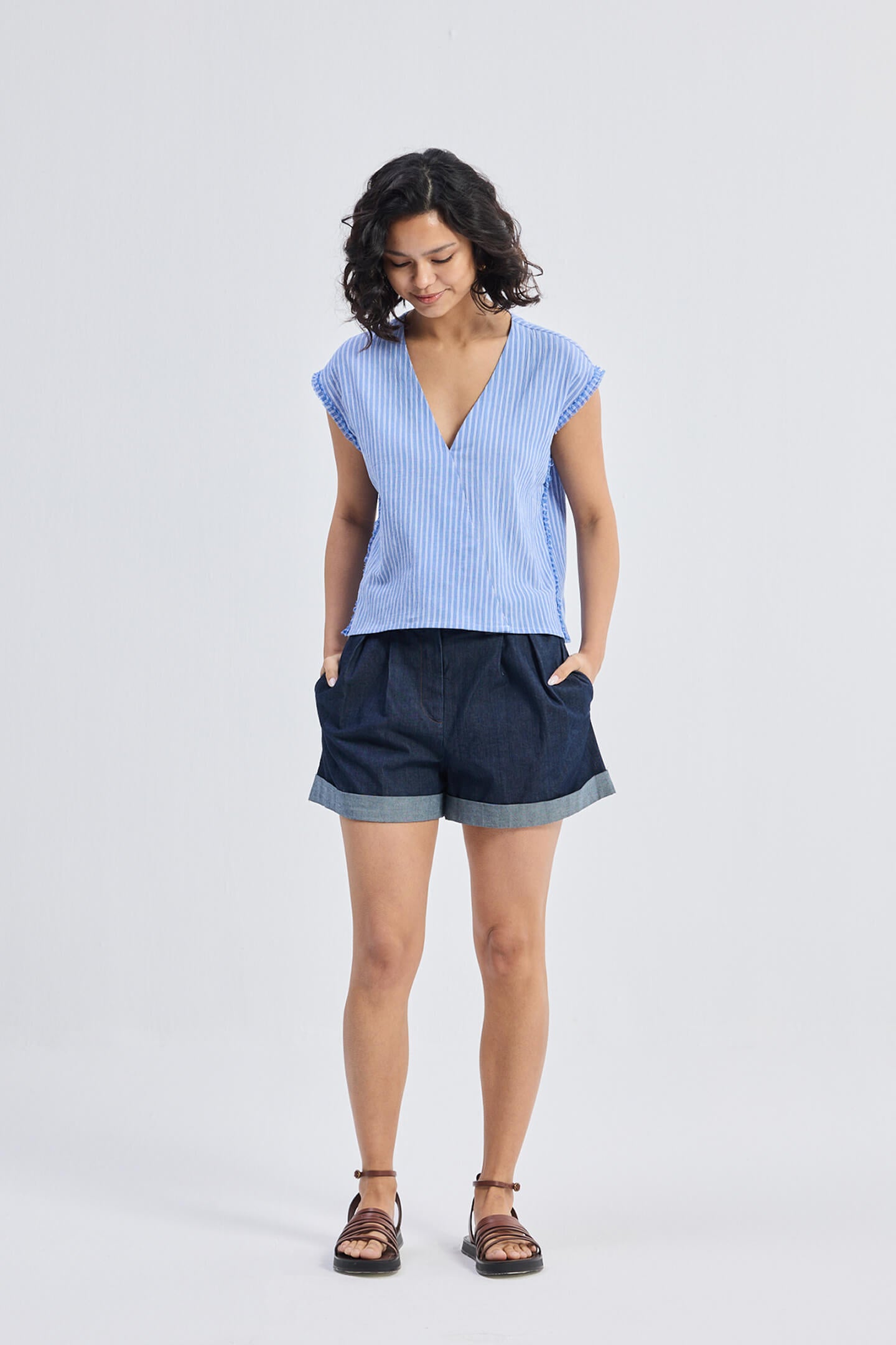 Boxy V-neck Top with Fray Detail Longshot