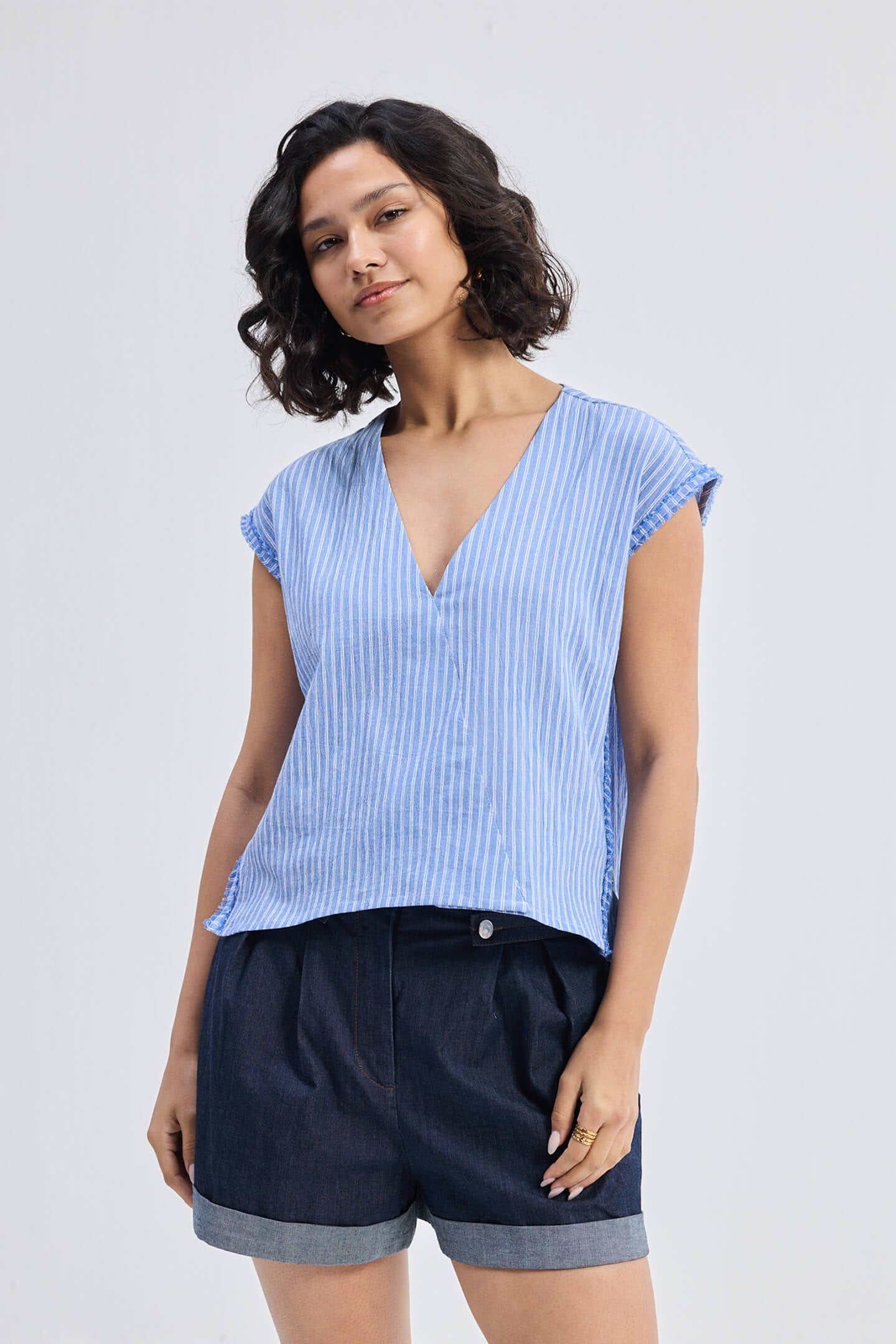 Boxy V-neck Top with Fray Detail Longshot