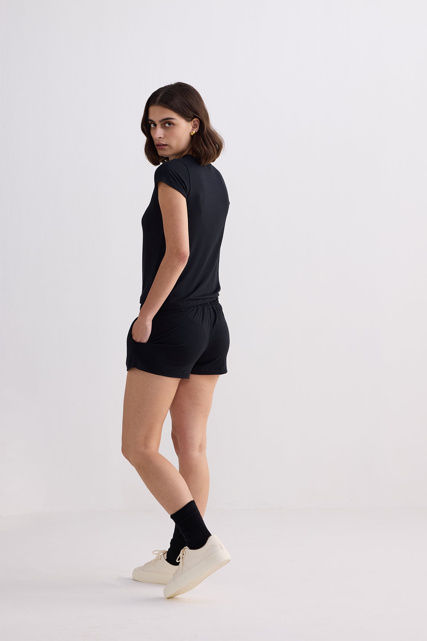 Essential Short Sleeve Tee in Black Longshot