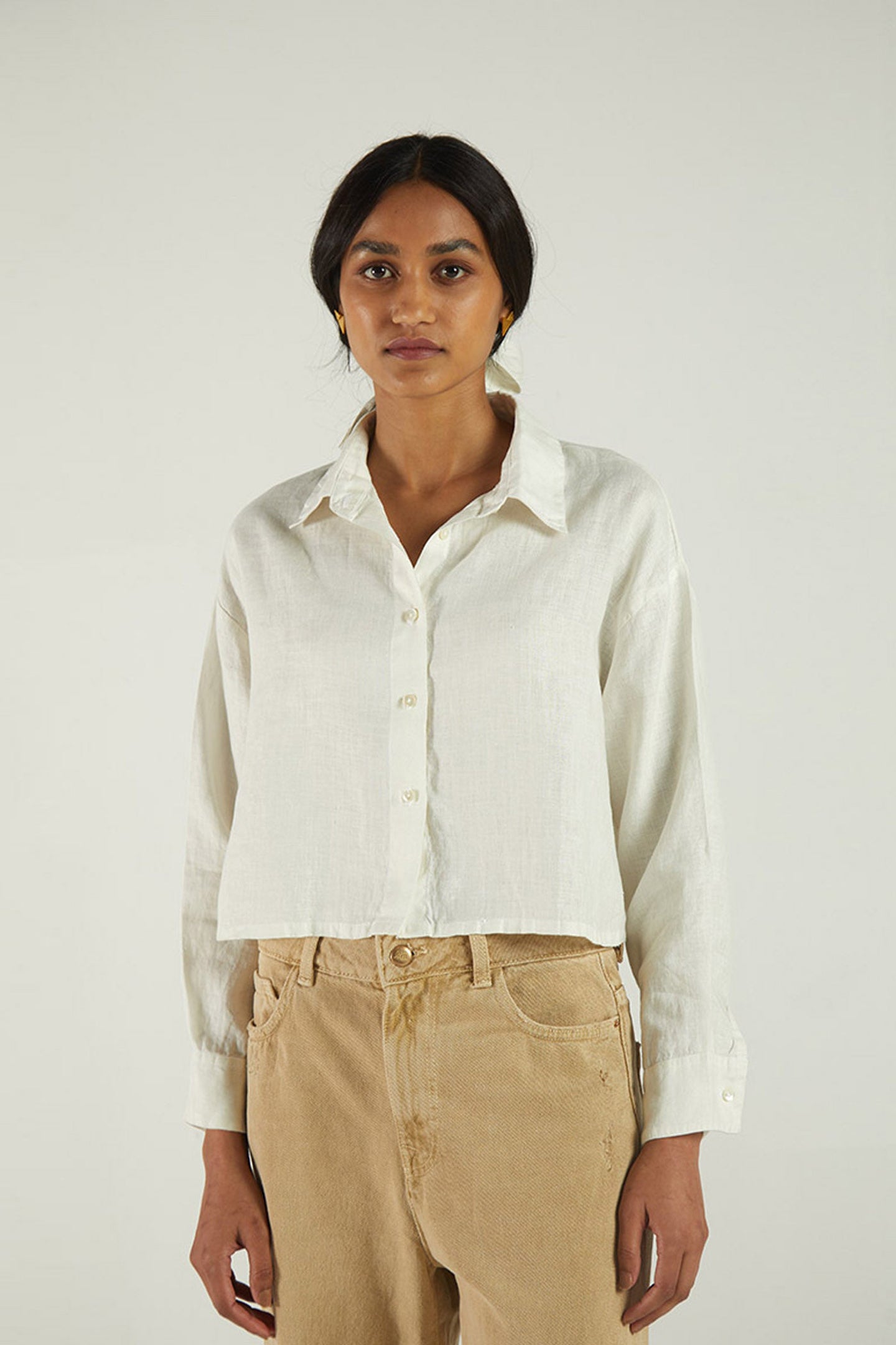 Crop_it_like_it_s_Hot_Shirt_in_Off-white_a22fc962-c1bf-4c87-afe0-7954210f9221