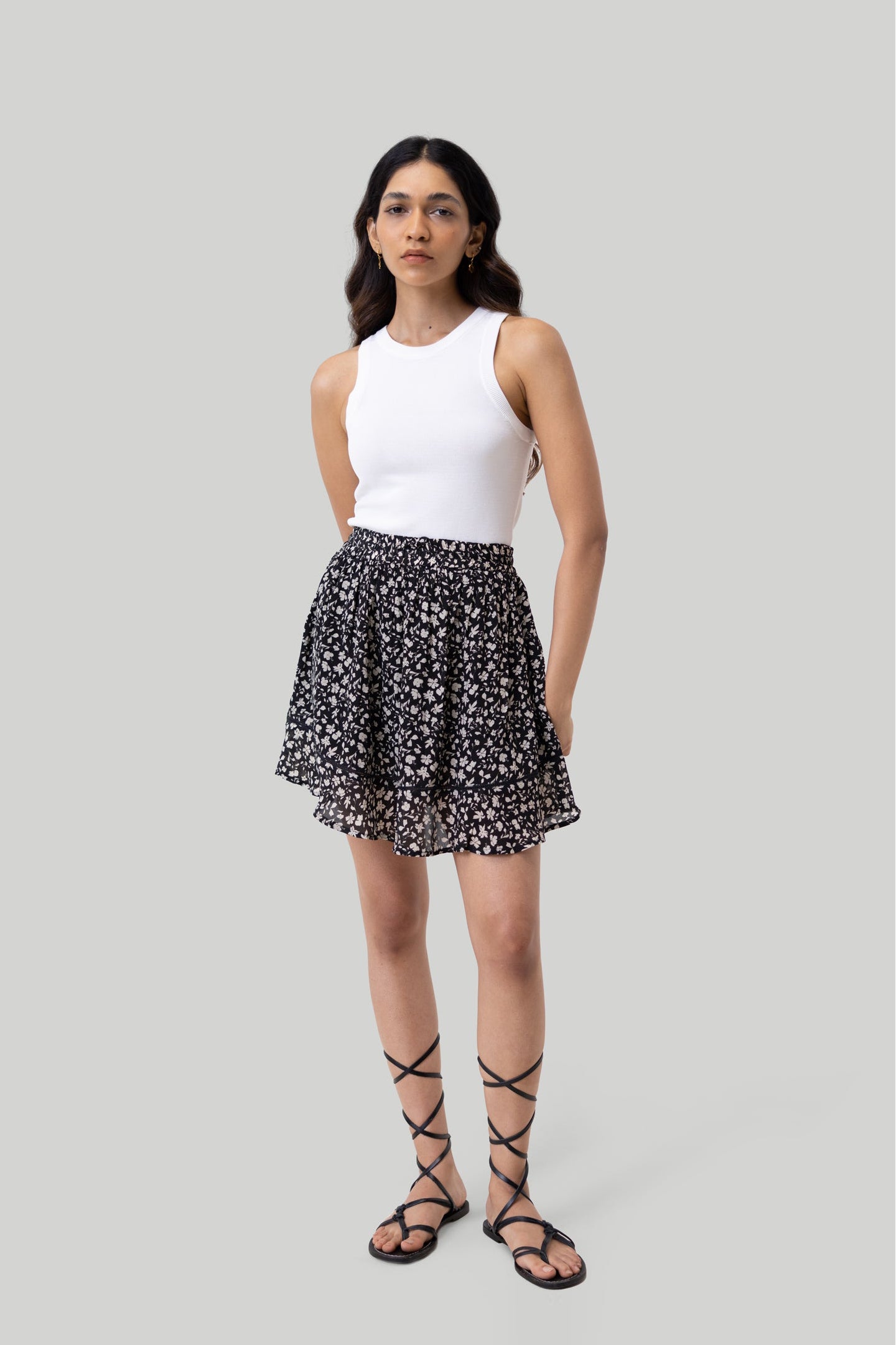 Drawstring_Short_Skirt_in_Black_Floral