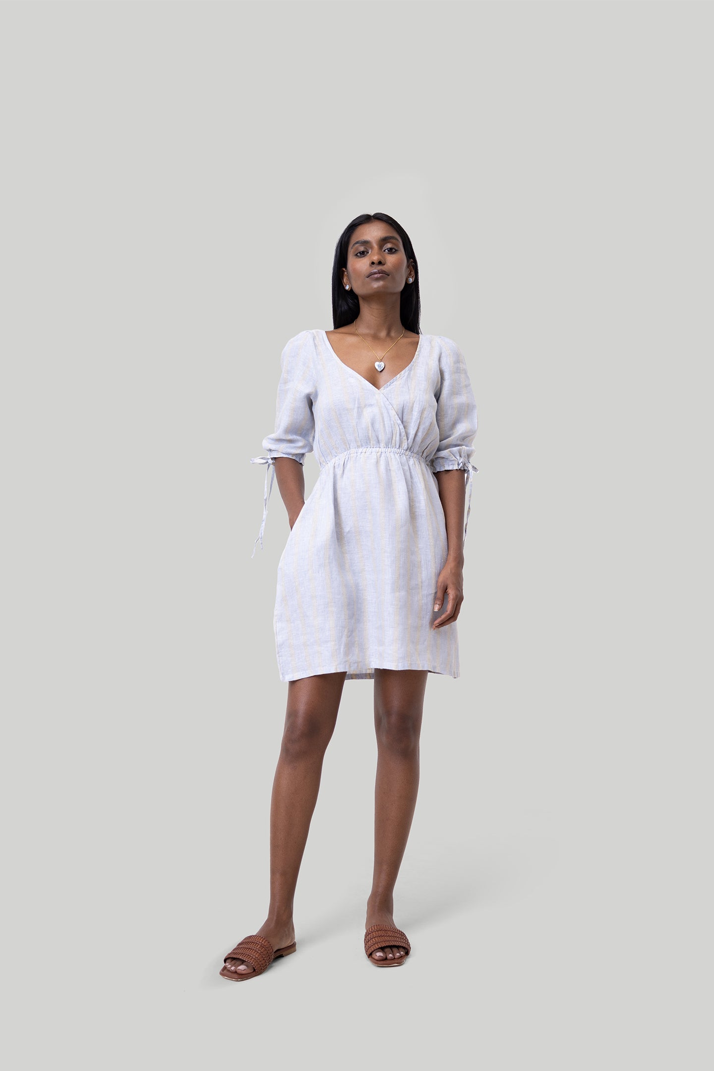 GATHEREDELBOWSLEEVESHORTDRESS4