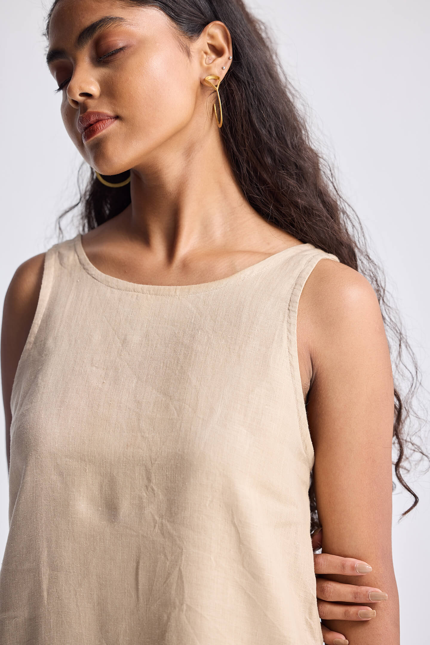 Hemp Short Dress with Back Embroidered Lace Detail Closeup Shot