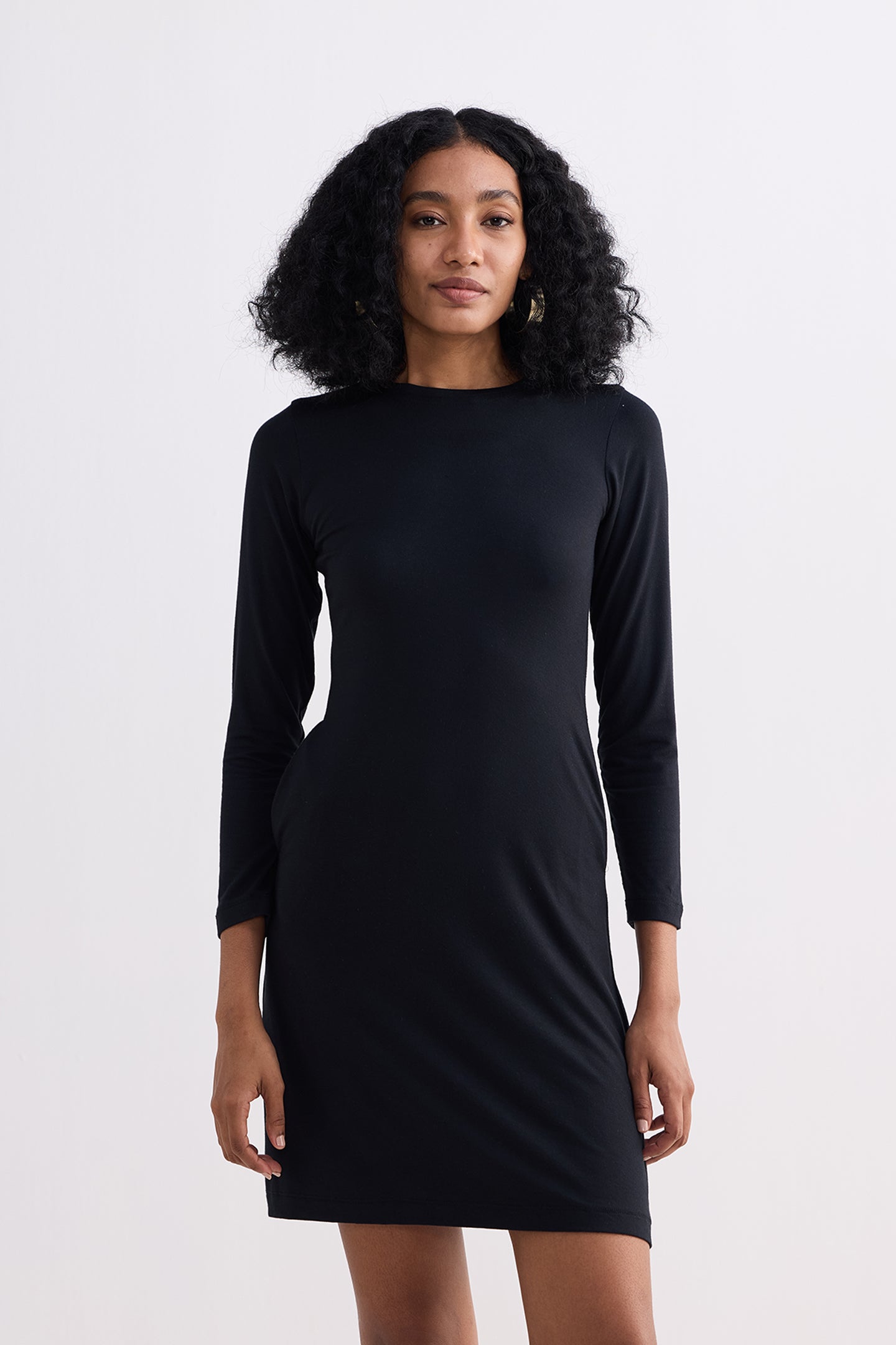 Long Sleeves Fitted Short Dress in Black Longshot