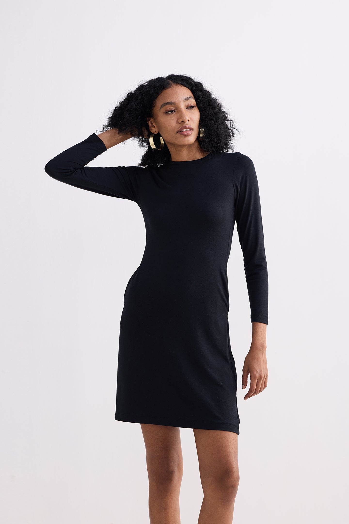 Long Sleeves Fitted Short Dress in Black Longshot
