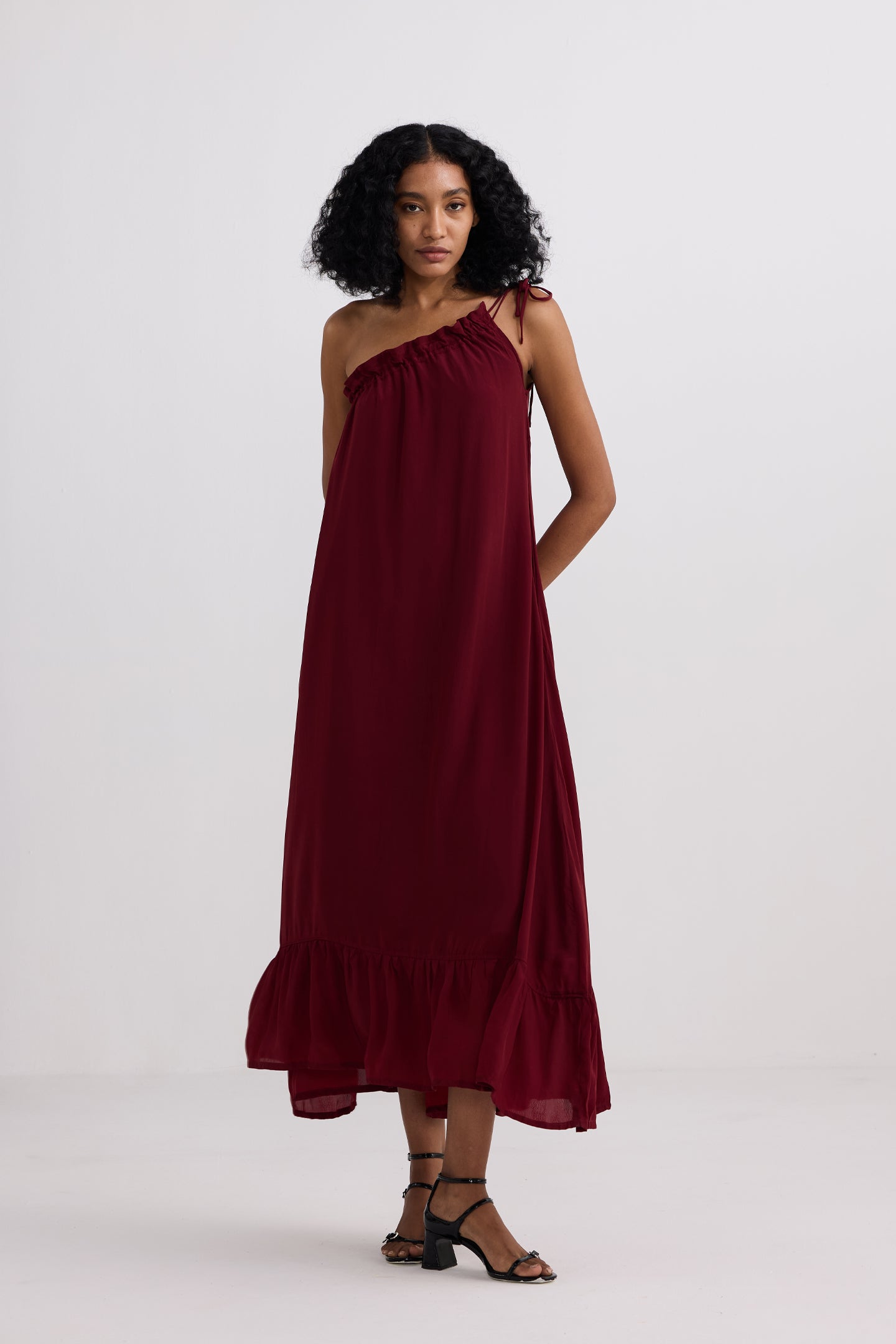 One-shoulder Midi dress in Burgundy Longshot