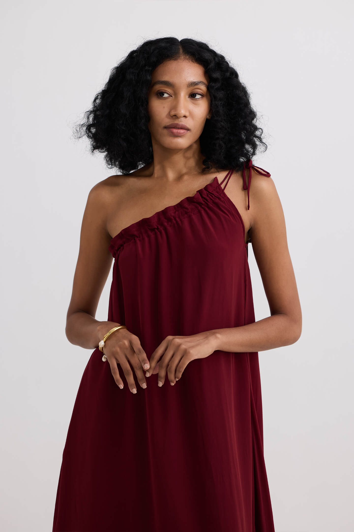 One-shoulder Midi dress in Burgundy Longshot