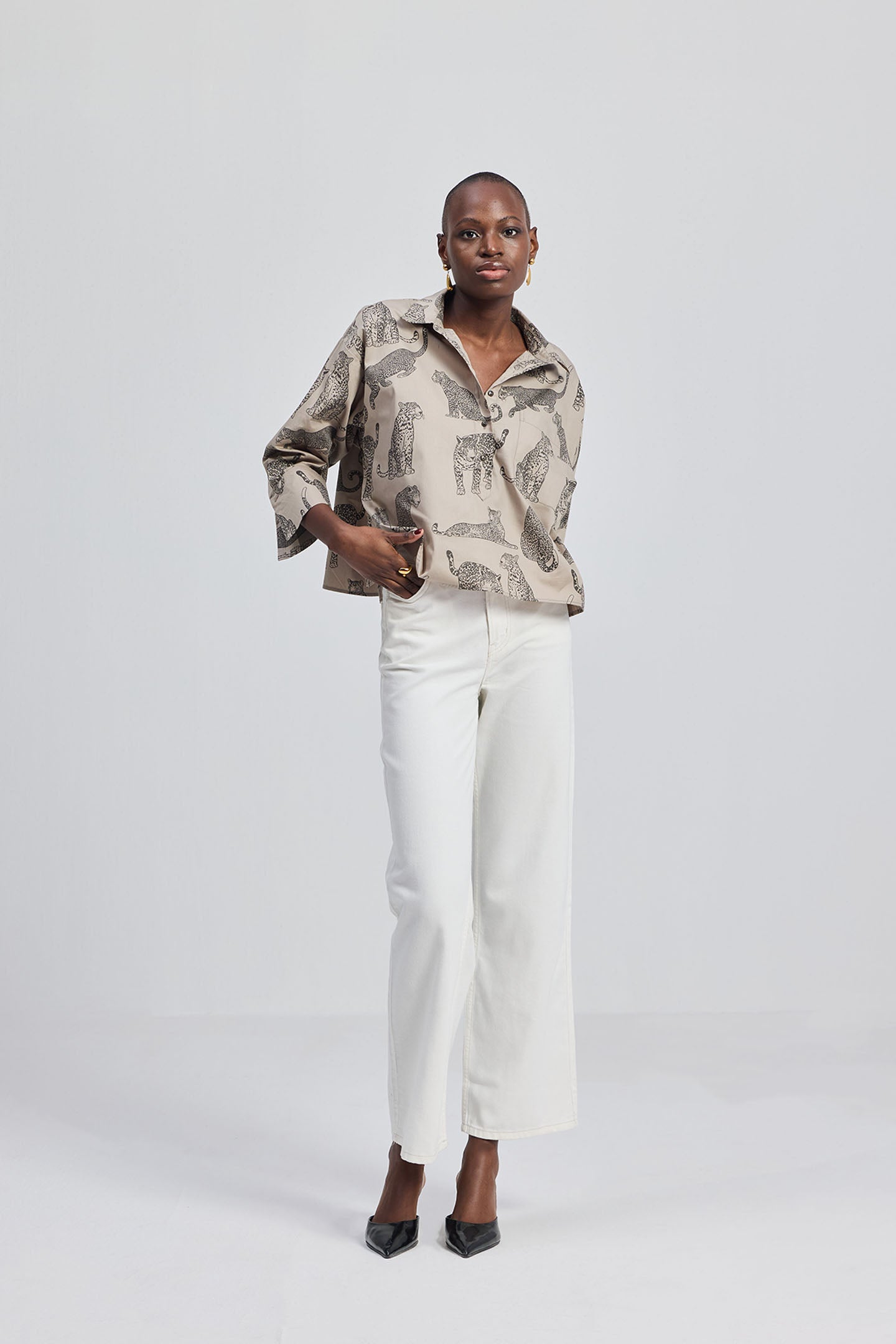 Reistor Oversized Cropped Button-down Shirt In Animal Print featuring a relaxed hand-drawn pattern.
