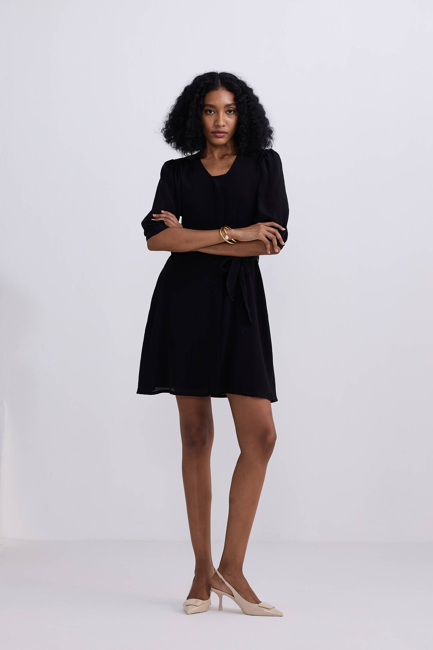 Short Dress with a Waist-tie in Black Longshot