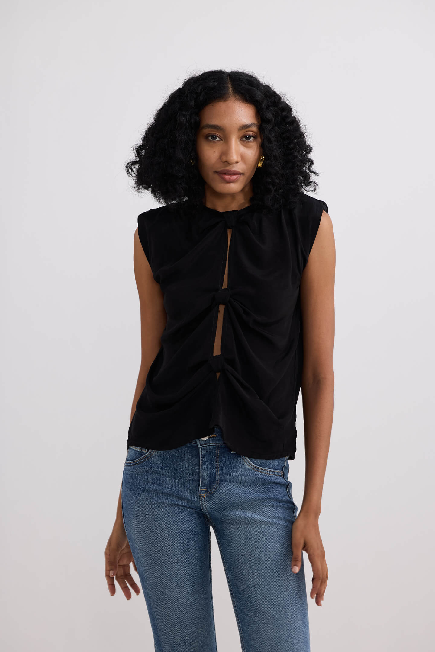 The Knot-so-Basic Top in Black Longshot