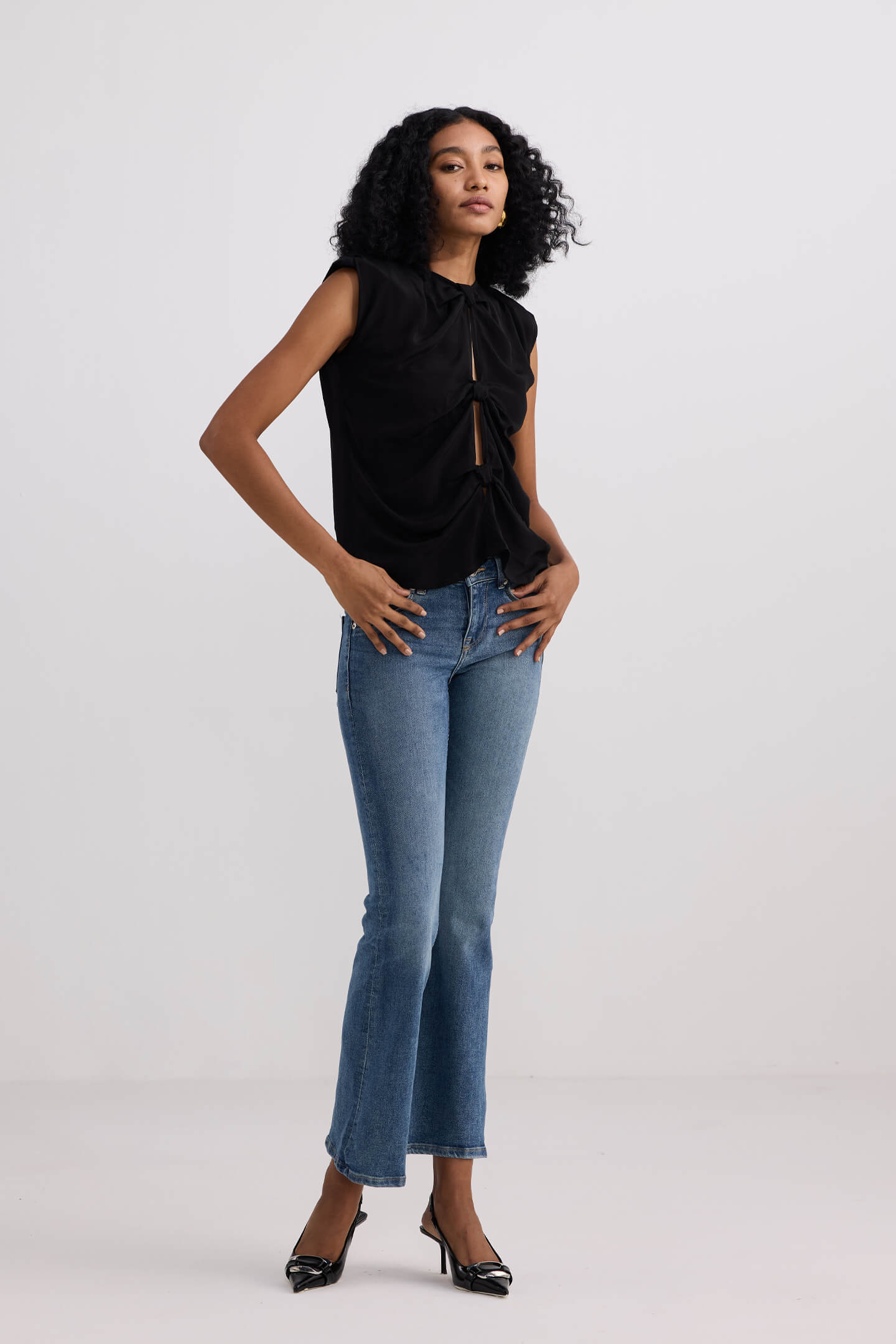 The Knot-so-Basic Top in Black Longshot