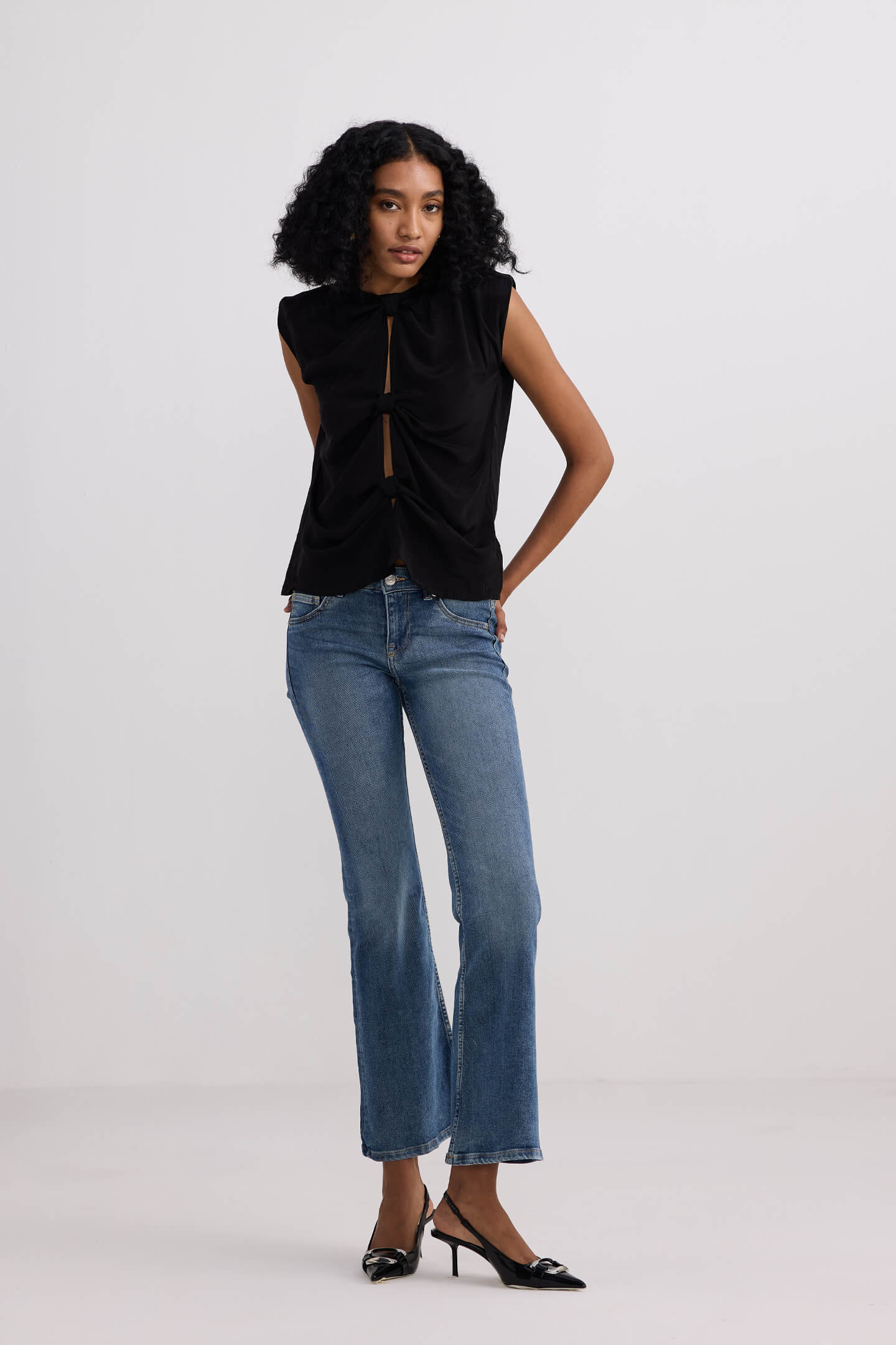 The Knot-so-Basic Top in Black Longshot