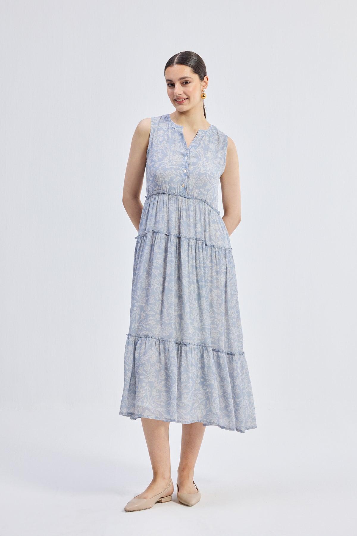 The Perfect Resort Floral Maxi in Periwinkle Blue Longshot