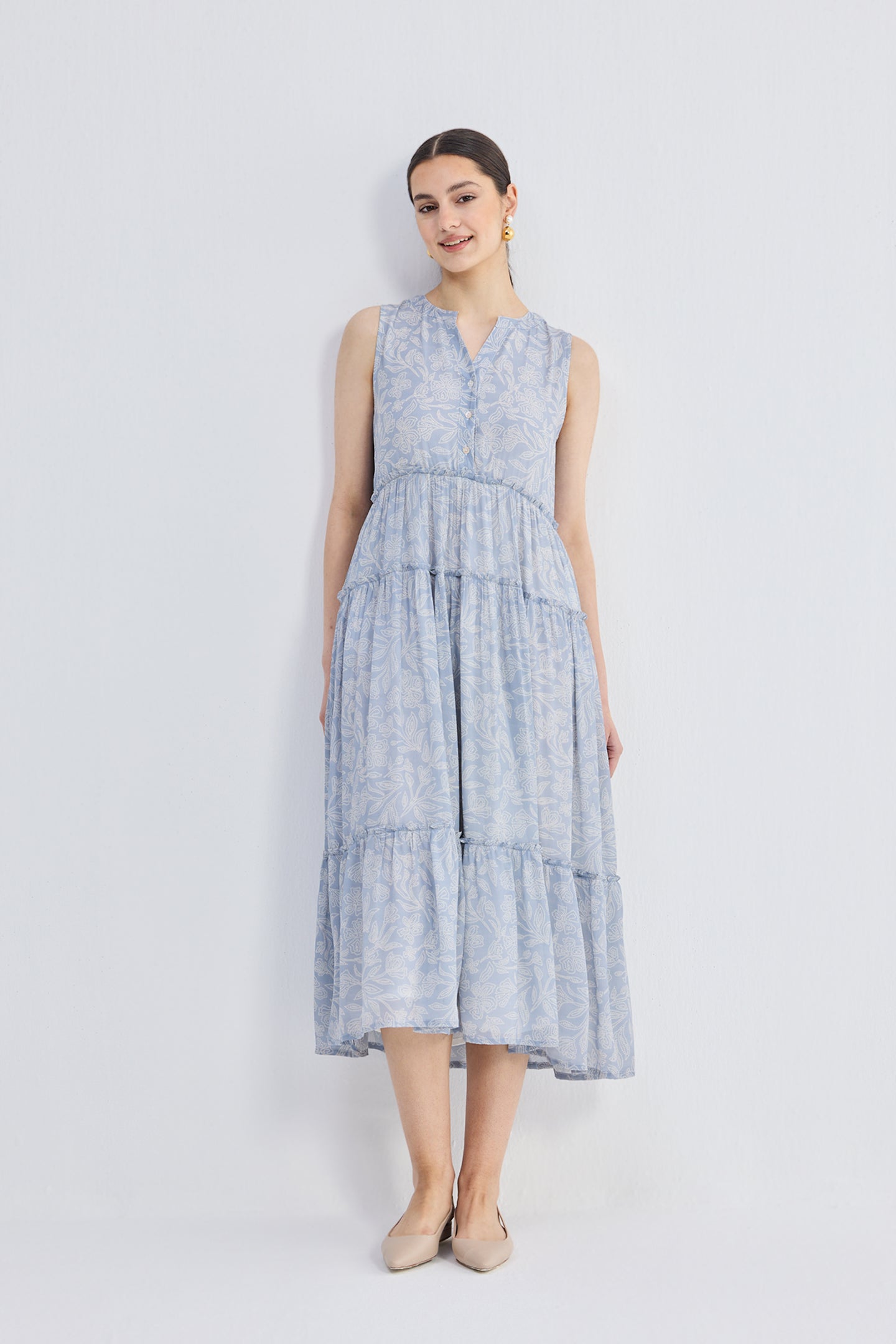 The Perfect Resort Floral Maxi in Periwinkle Blue Longshot