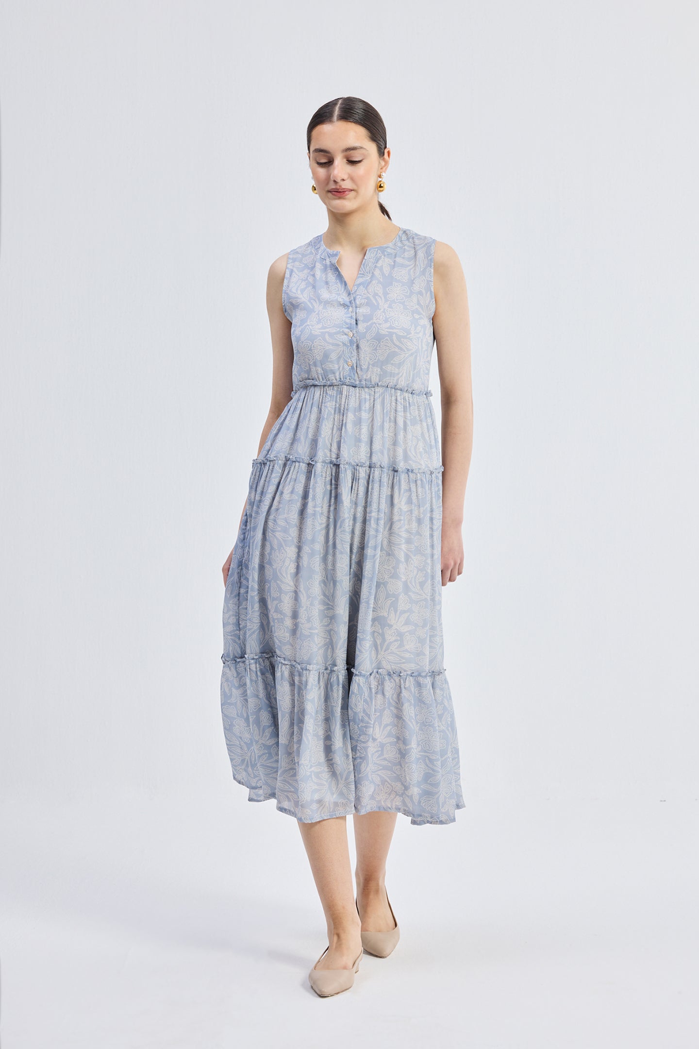 The Perfect Resort Floral Maxi in Periwinkle Blue Longshot