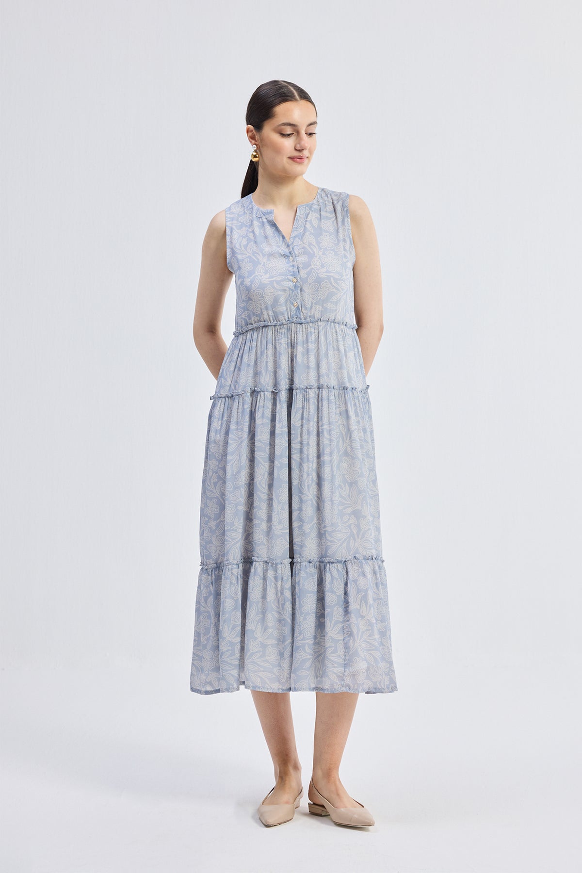 The Perfect Resort Floral Maxi in Periwinkle Blue Longshot