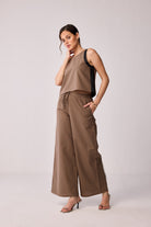 Matching Set with Wide-leg Pants and Colorblock Top in Brown