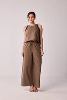 Matching Set with Wide-leg Pants and Colorblock Top in Brown