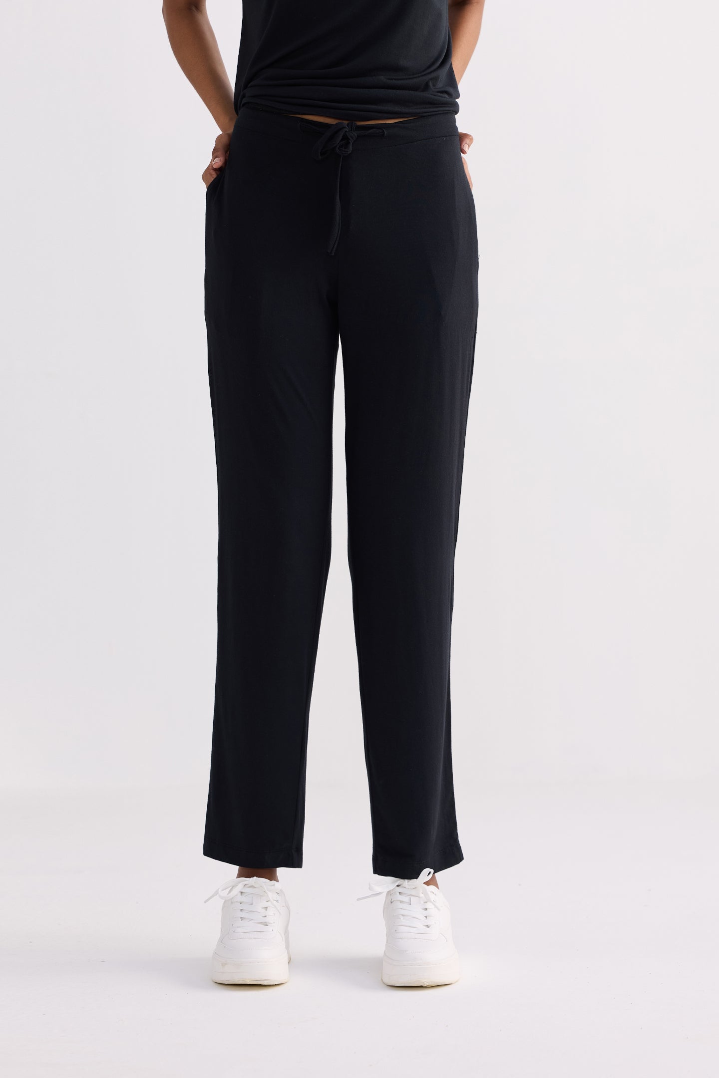 Wide Leg Pant in Black Closeup