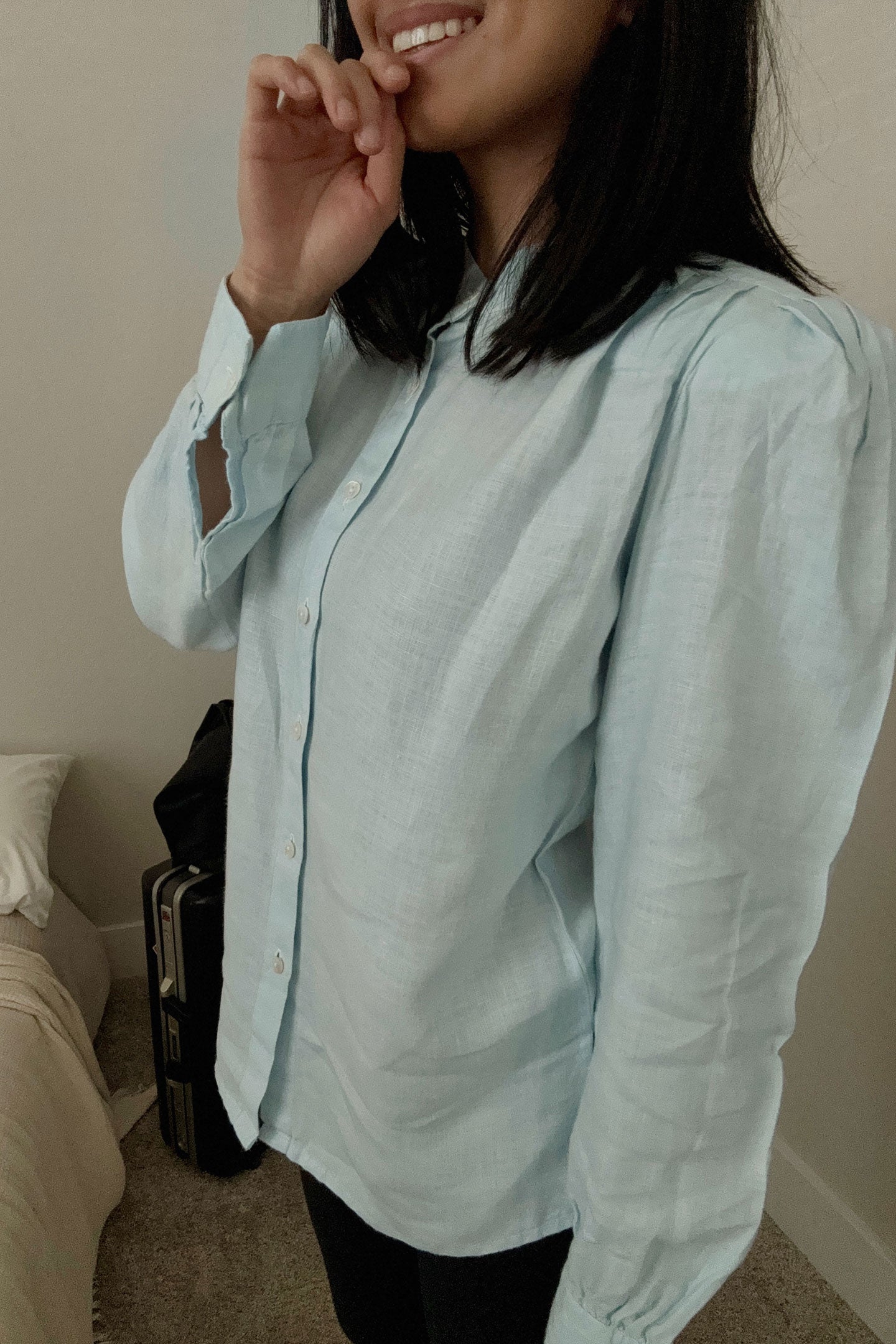 Close-up of the Reistor Wild River Shirt in Blue, showcasing lightweight eco-friendly fabric, a minimalist silhouette and timeless everyday elegance.