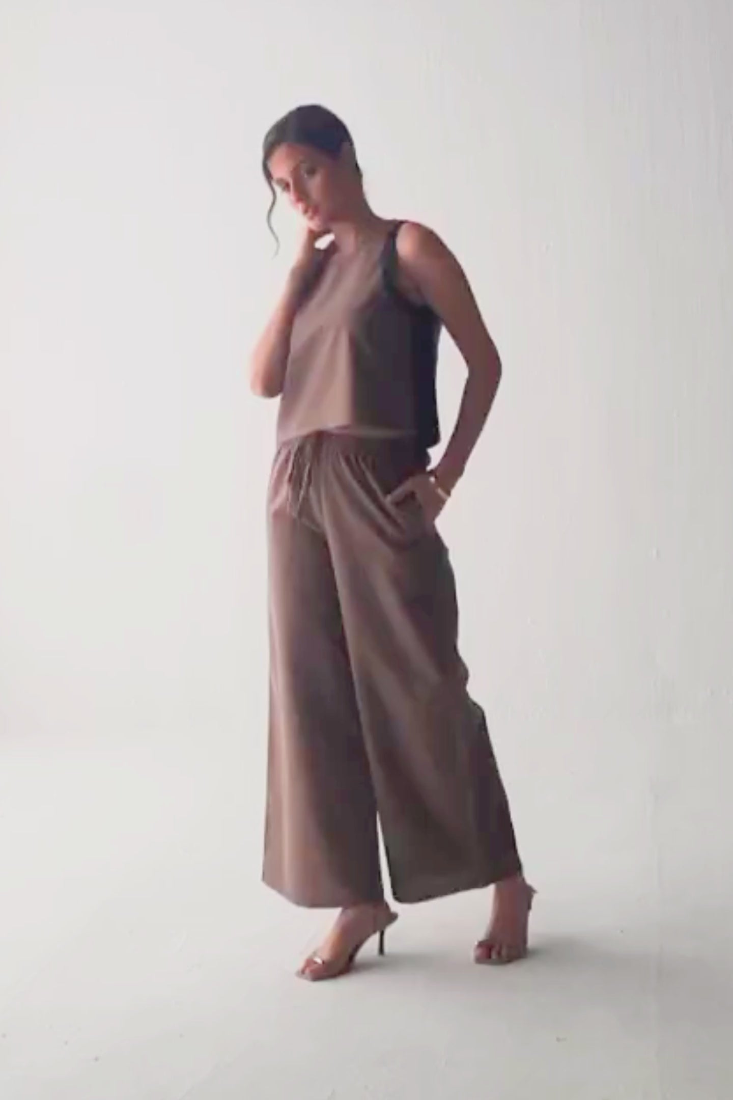 Wide-leg Drawstring Pants in Brown